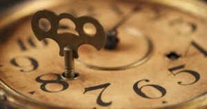 手巻きの腕時計の二つのタイプと手巻き時計のメリット 注意点の解説