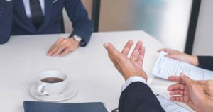 面接の際につけておくとよい印象になる腕時計の特徴とおすすめの解説