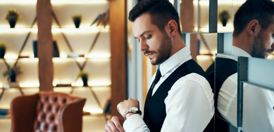 男性におすすめの腕時計 価格やステータスと合わせて年代別に紹介