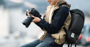 ミラーレスカメラに合うカメラバッグの選び方とおすすめのブランド
