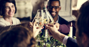 結婚式で腕時計を着用する事についての考え方と相応しい腕時計の解説