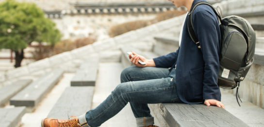 スマホポーチとはなにか メリットとスマホポーチの選び方を解説