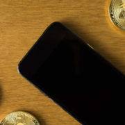 スマホの料金が高い場合の原因と料金を節約するための方法