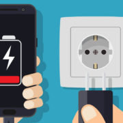 スマホが充電できない場合の理由と対処方法の解説