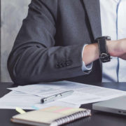 40代で一生モノの腕時計を選ぶポイントとおすすめ品を男女別に解説