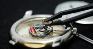 腕時計の電池交換の方法 裏蓋の主な３種類とそれぞれの交換方法