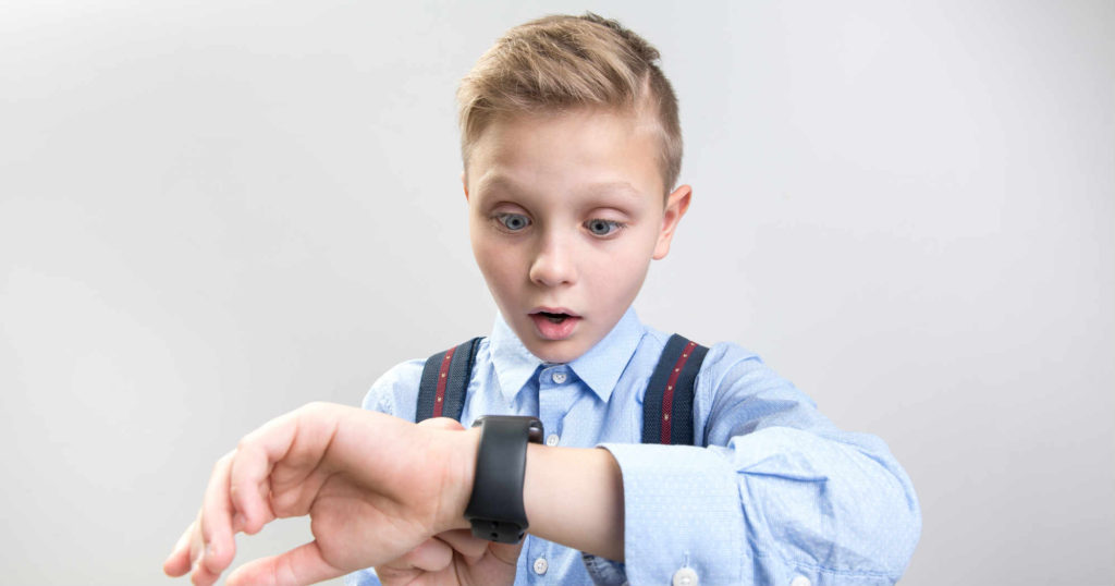 腕時計の子供向けアナログ時計とデジタル時計 利点と欠点の解説