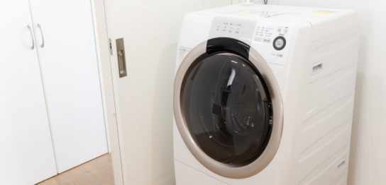 ドラム式洗濯機のメリットとデメリット 掃除が必要になる場所を解説