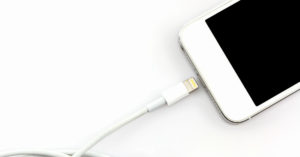 スマホの充電器に接触不良が起きた場合の原因と対処方法を解説