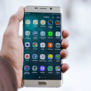 有機ELのスマホを一覧で解説 有機ELとはなにか メリットと特徴