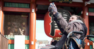 自撮りの撮り方の注意点とコツ 自撮りに最適なおすすめのアプリ