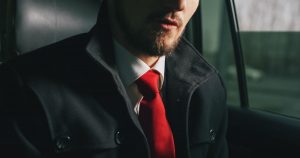 ビジネスコートとは？ コートの種類やマナー 選び方のコツを解説