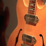 自宅での練習にも最適！本格的な音が楽しめるセミアコの選び方やおすすめ商品を解説！