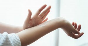 保湿クリームって何？選ぶ際のポイントと肌質別のおすすめ商品１２選