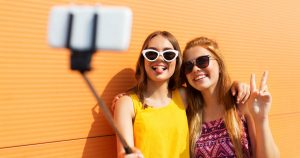 自撮り棒の種類とそれぞれの特徴 選び方とおすすめの品6選を解説