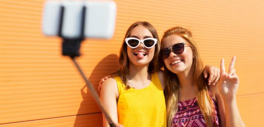 自撮り棒の種類とそれぞれの特徴 選び方とおすすめの品6選を解説