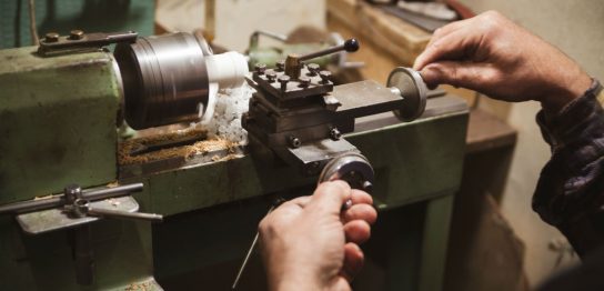 卓上旋盤ってなに？個人でも使いやすいおすすめの卓上旋盤3選を解説