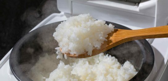 お米の味は加熱方式で変わる？炊飯器をメーカーごとに特徴を解説