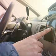 カーナビに適したタブレットの選び方とおすすめの製品を解説