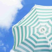 パラソルの魅力と選び方 種類ごとのおすすめ品９選を解説