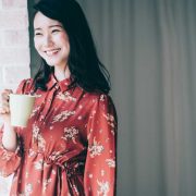秋におすすめのワンピースの選び方 おすすめの色や柄・着こなし方なども解説