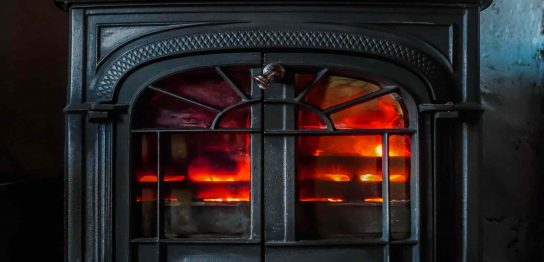 薪ストーブってなに？暖炉との違い 選び方とおすすめの品６選を解説