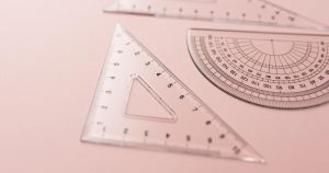 プラスチックやステンレス製まで！定規の選び方とおすすめ品を解説