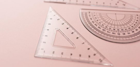 プラスチックやステンレス製まで！定規の選び方とおすすめ品を解説