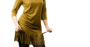 カーキ色と合う色は？おすすめのカーキ色トップス・ボトムスの品６選