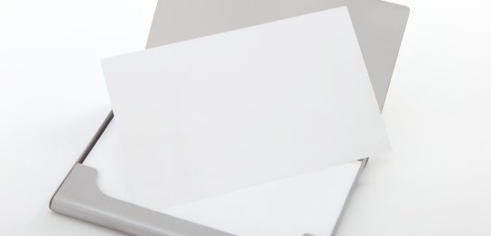 ビジネスシーンに欠かせない名刺入れの解説 名刺入れのおすすめ商品も紹介