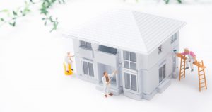 外壁塗装の種類ごとの特徴と耐久年数 色選びの注意点を解説