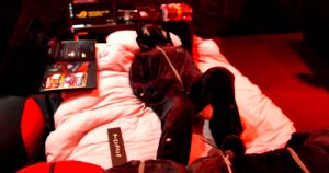 デスク秘密基地化計画