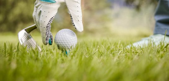 冬場もゴルフが楽しめる！防寒グッズの種類とおすすめの品を解説