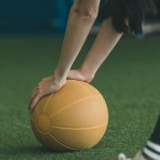 メディシンボールの種類や選び方などを解説 おすすめ商品も紹介