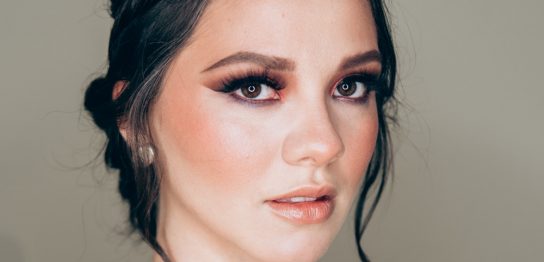 自然な色っぽさを出すには？血色感メイクの魅力と注意点 おすすめ品