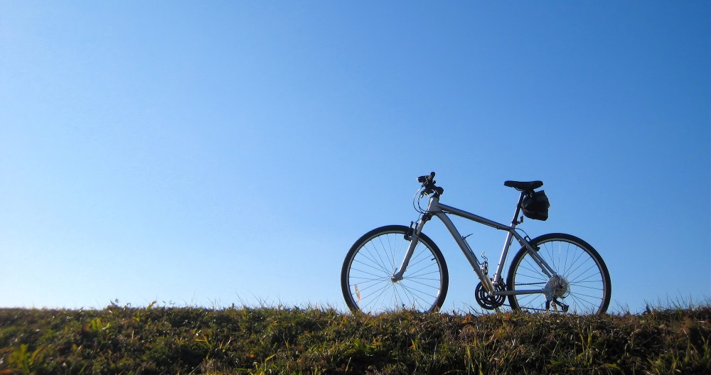 通勤・通学でも人気の自転車は？クロスバイクの選び方とおすすめの品