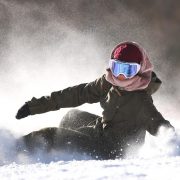 スノボーに特化したウェアって何？選ぶ際のポイントとおすすめの品