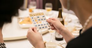 忘年会の景品の選び方や予算について解説 忘年会におすすめの商品も紹介