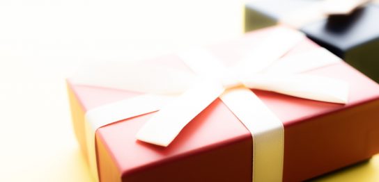誕生日プレゼントの選び方とは？相場や選び方 おすすめ品を解説