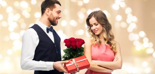 彼女への誕生日プレゼントの選び方とは？おすすめ品を種類別に解説