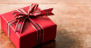 クリスマスプレゼントの相場って？選び方と相手別のおすすめ品を解説