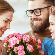 母親の誕生日プレゼントは何がよい？ 母親の誕生日プレゼントの選び方やおすすめの商品を紹介