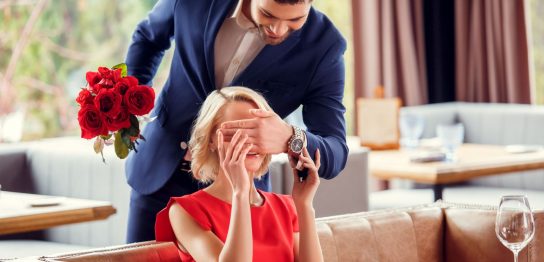 結婚記念日のプレゼントは何を贈る？選び方やおすすめアイテムをご紹介