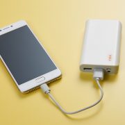 モバイルバッテリーの選び方って？特徴やおすすめのメーカーと製品