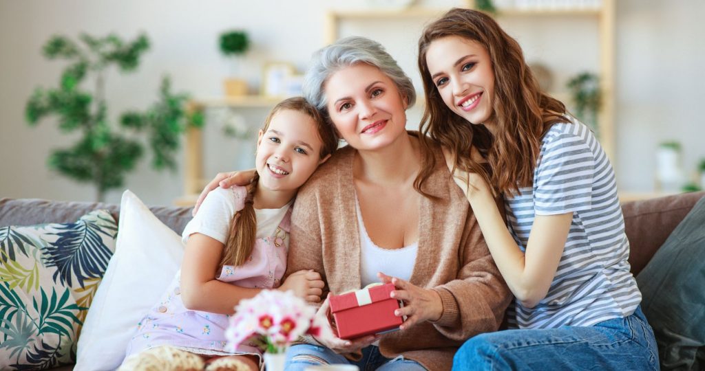 祖母へのプレゼントは何を選んだらよい？ 祖母へのプレゼントの選び方やおすすめ商品を紹介