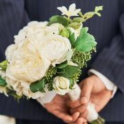妻への結婚記念日プレゼントの選び方のコツとおすすめ商品をご紹介