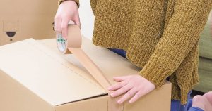 引っ越し作業の必需品とは？ガムテープの種類やおすすめ品を解説