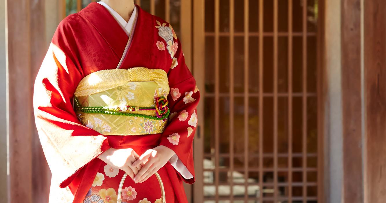 結婚式で振袖を着る際の注意点は?おすすめの柄やおすすめ品を解説