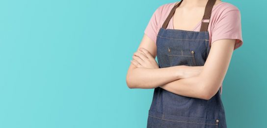 エプロンでおしゃれな品は？エプロンの種類と特徴 おすすめ品を解説